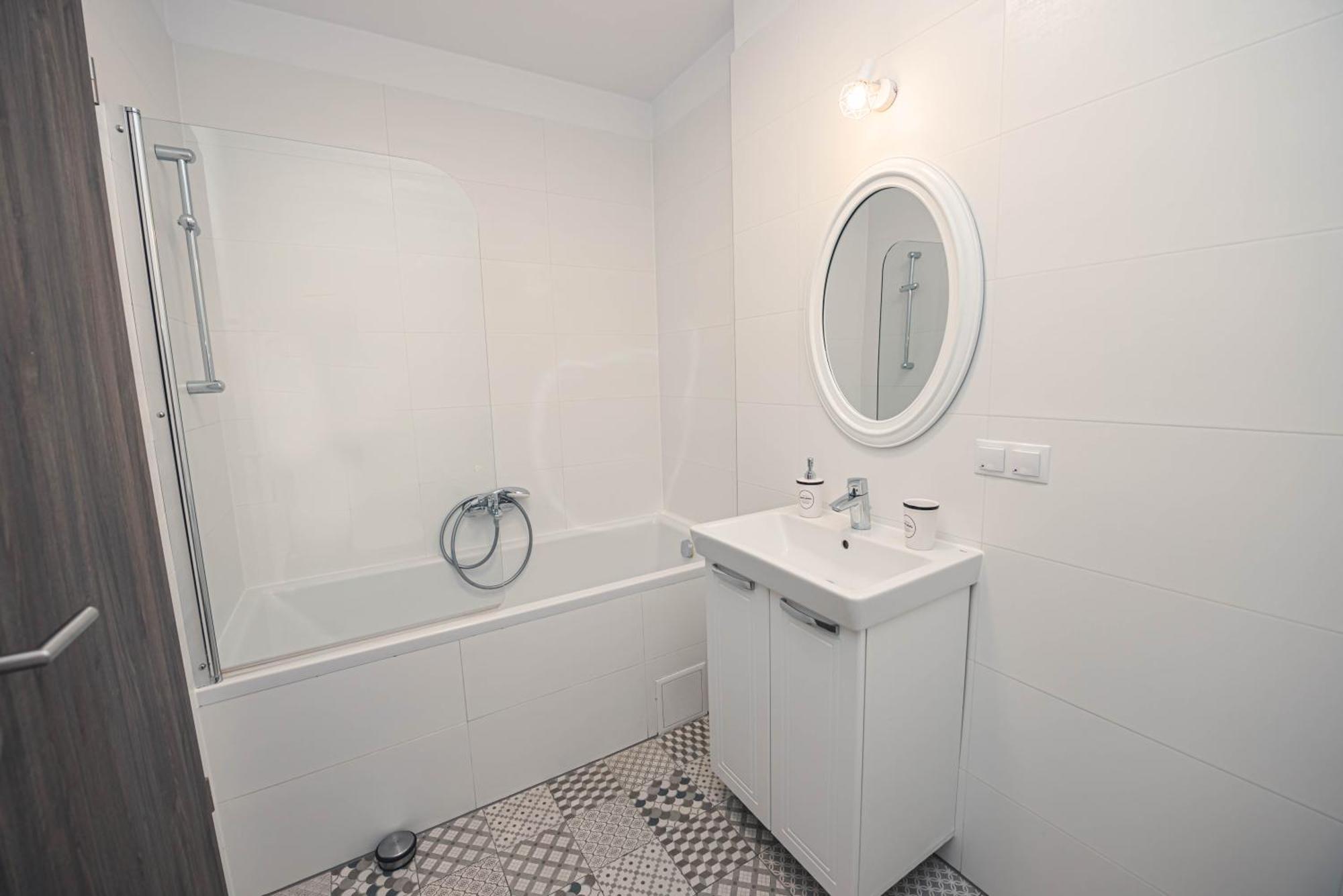 White Mood Apartment 2 Brasov Exterior photo