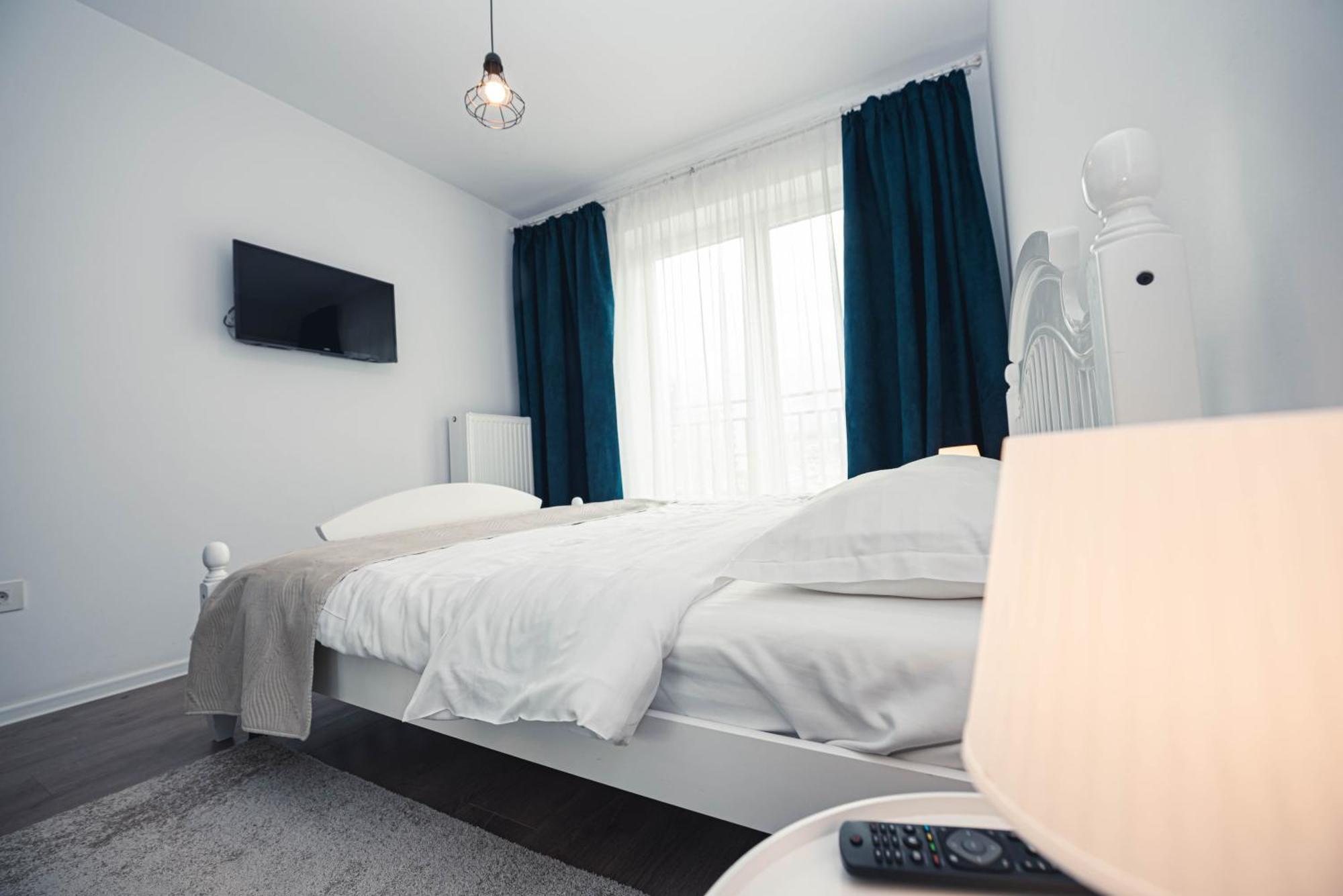 White Mood Apartment 2 Brasov Exterior photo