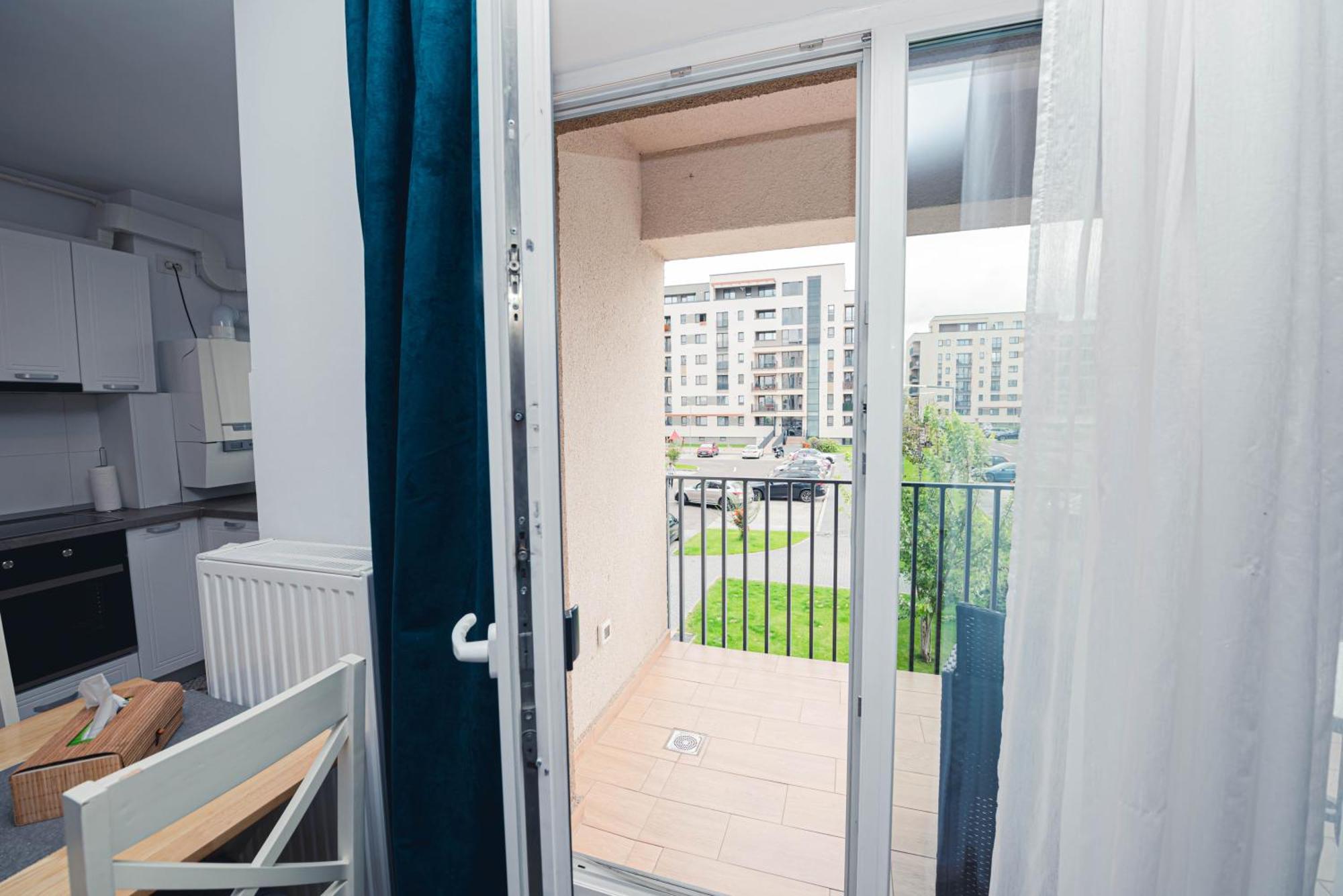 White Mood Apartment 2 Brasov Exterior photo